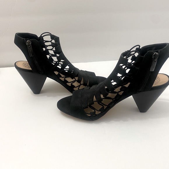 NEW!  Vince Camuto Eliaz 7.5  black Caged Peep Toe Heel with Zipper - Picture 3 of 16